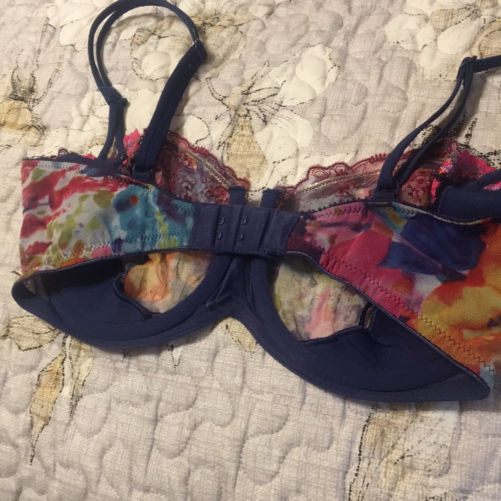 VS - Picture 3 of 3